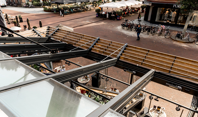 arkayu glass retractable roof for a restaurant 5