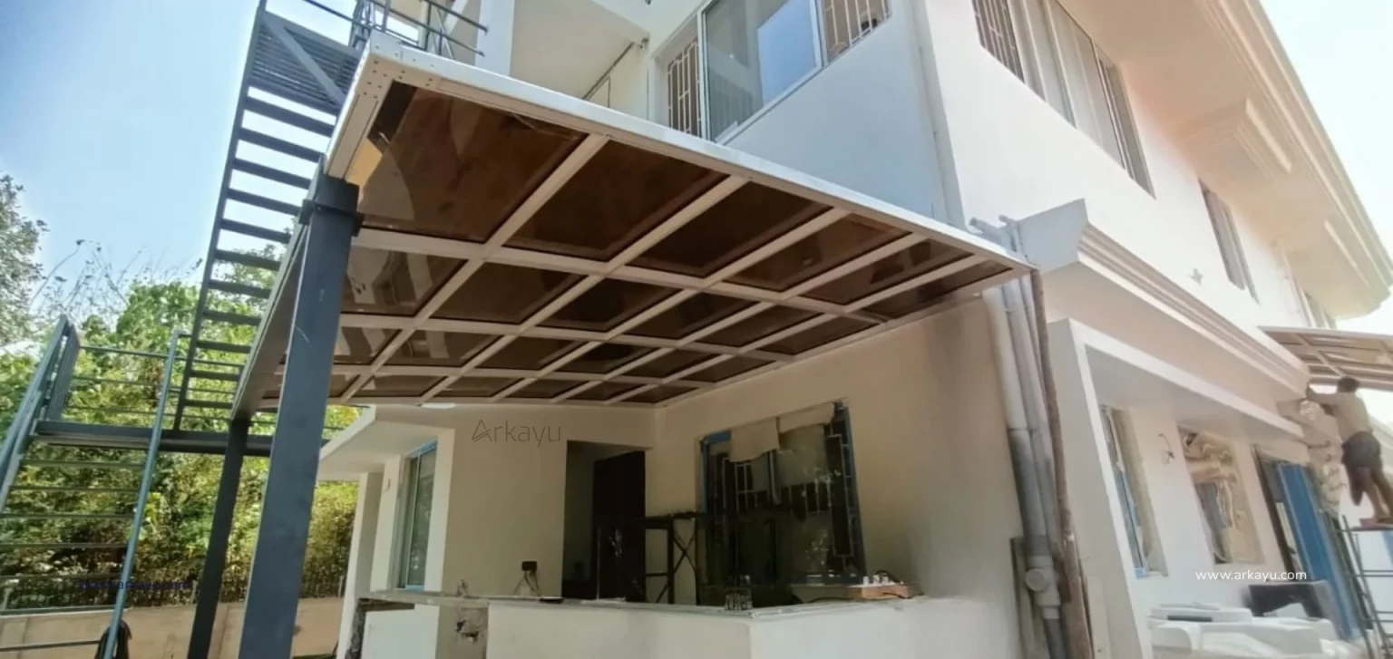 Arkayu polycarbonate pergola